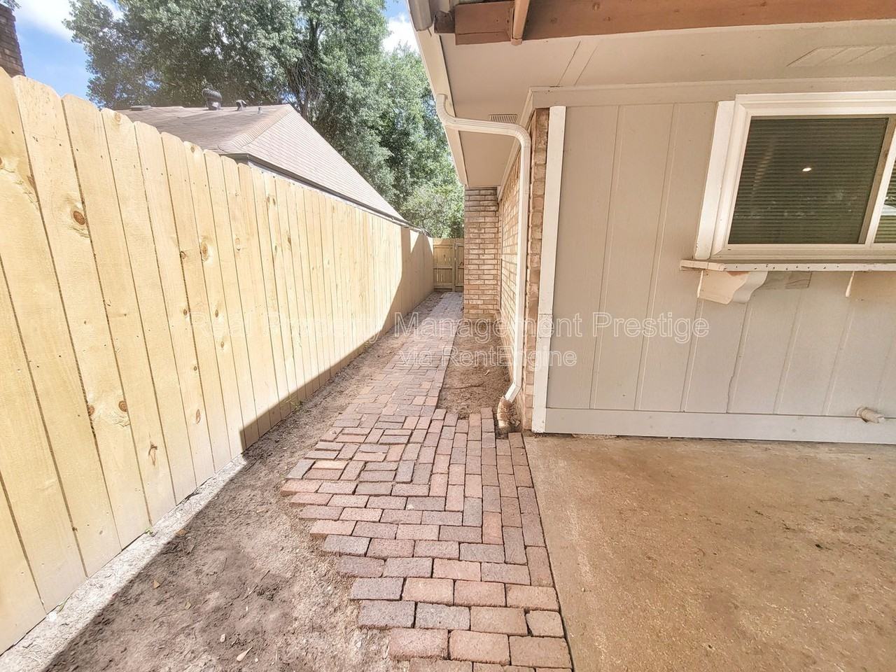 3407 Saratoga Dr - Photo 6 of 15