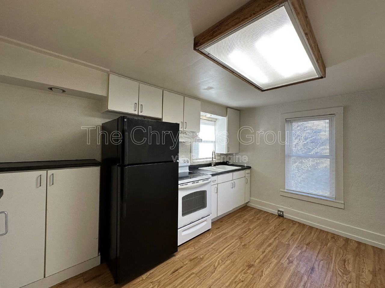 537 1/2 Bucklin St - Photo 4 of 9