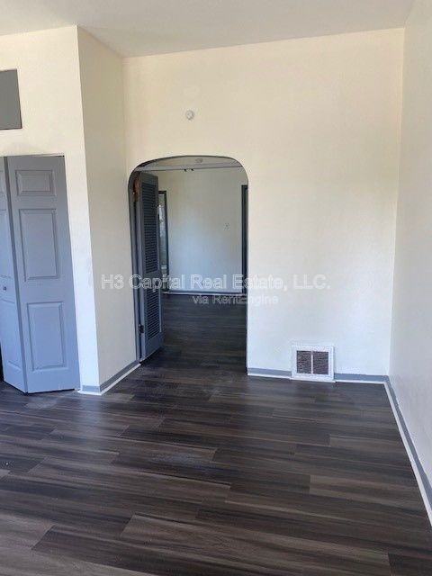 207 S 16th St - Photo 3 of 15