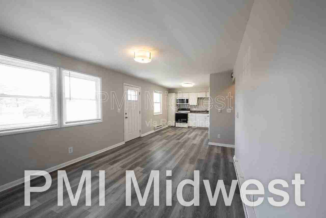 140 Maple Park Dr #3 - Photo 5 of 26