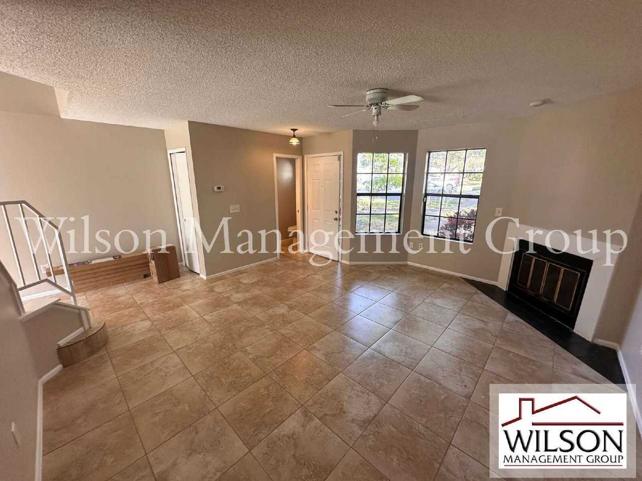 2971 Embassy Ct - Photo 3 of 20