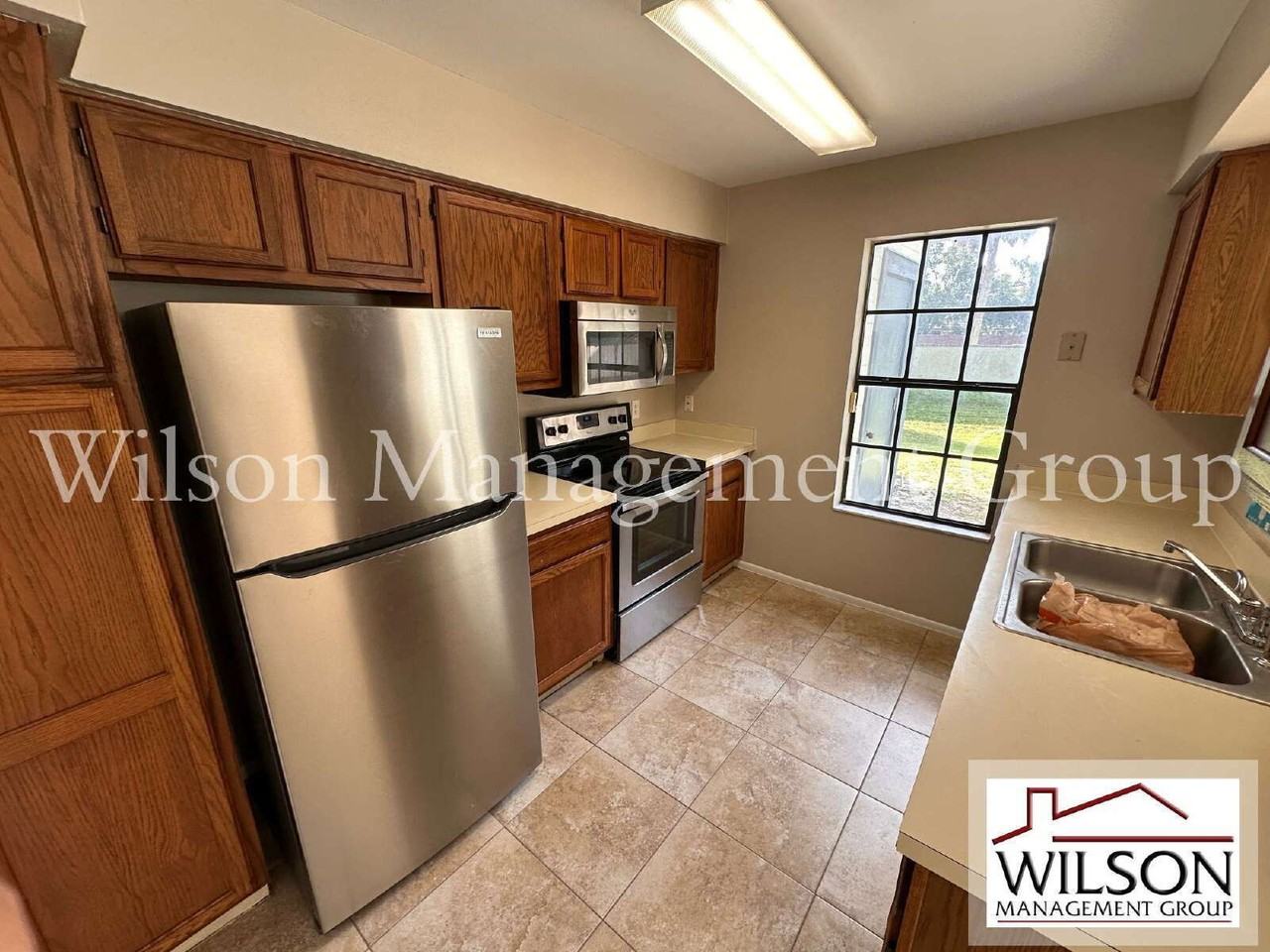 2971 Embassy Ct - Photo 6 of 20