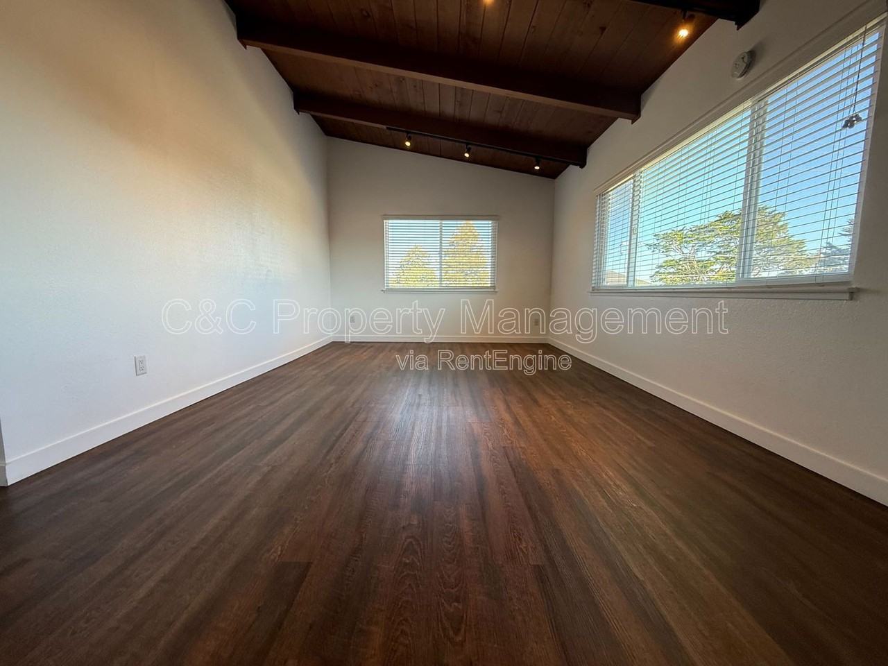 525 Madison St #E - Photo 4 of 10