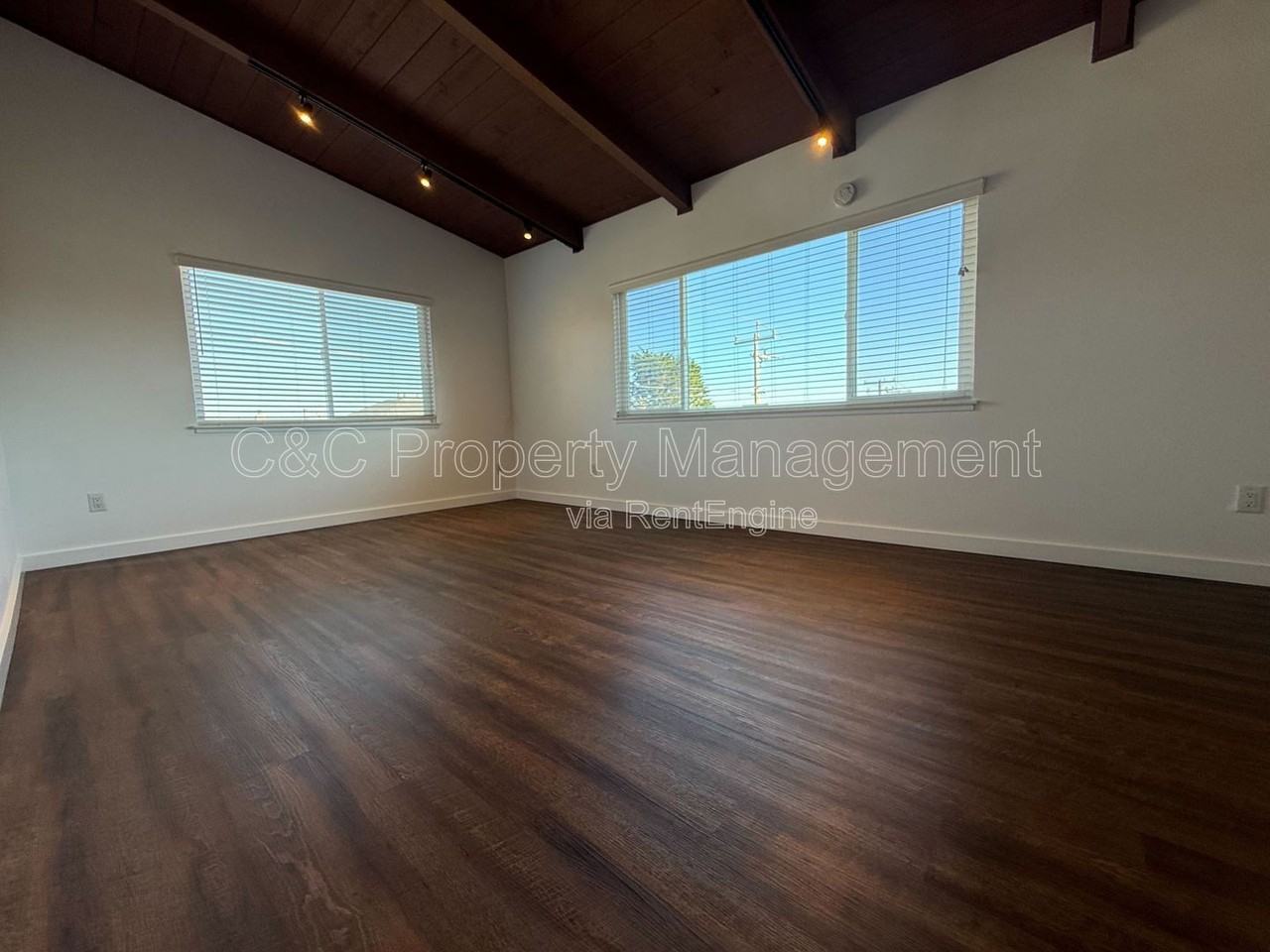 525 Madison St #E - Photo 5 of 10