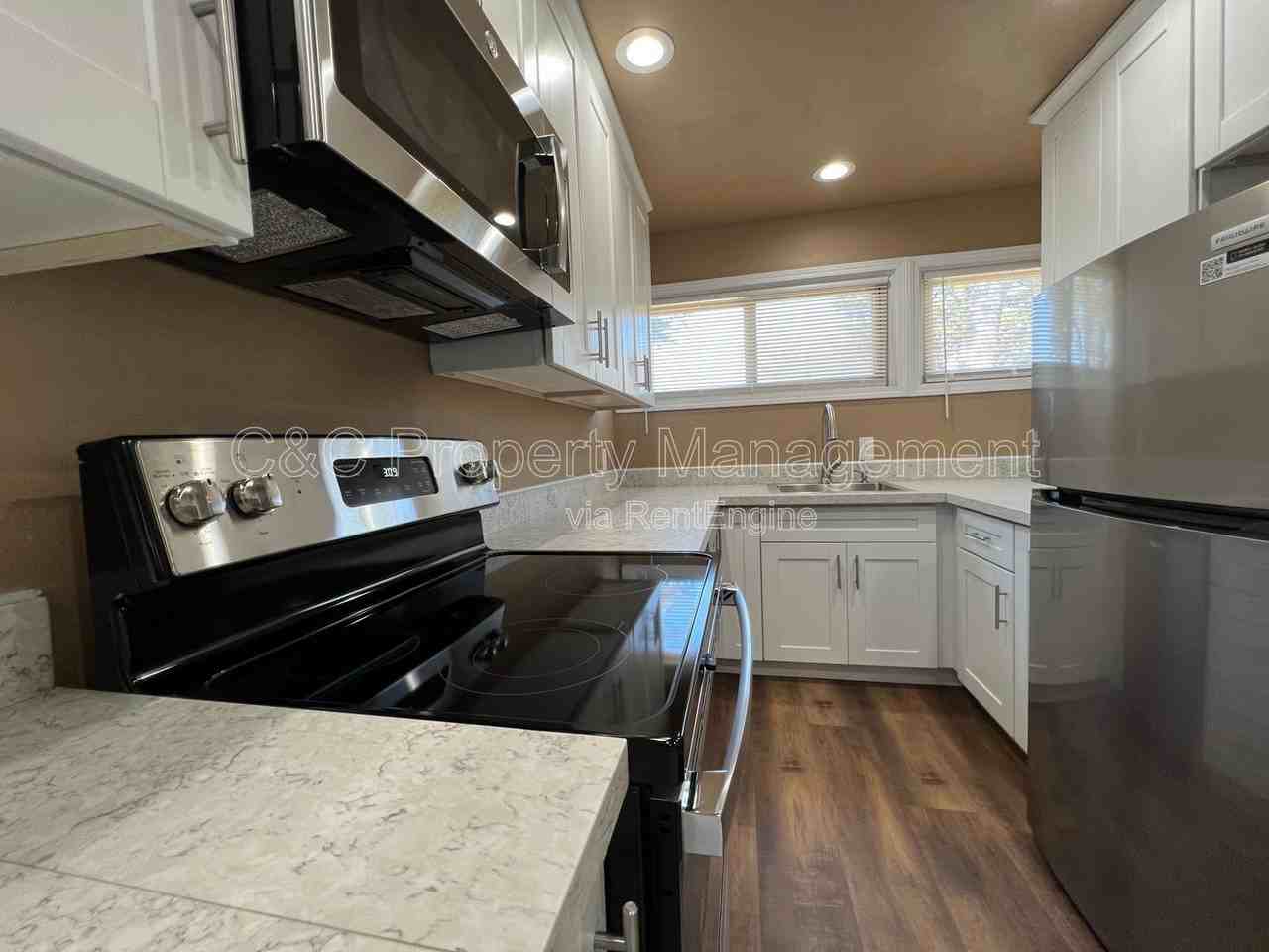 21724 E Cliff Dr #3 - Photo 3 of 6