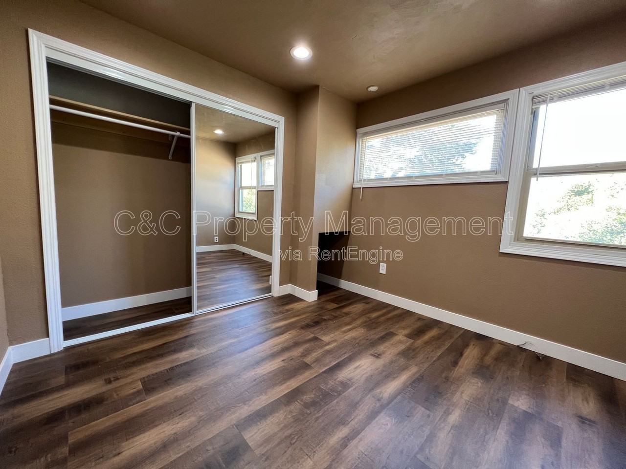 21724 E Cliff Dr #3 - Photo 5 of 6