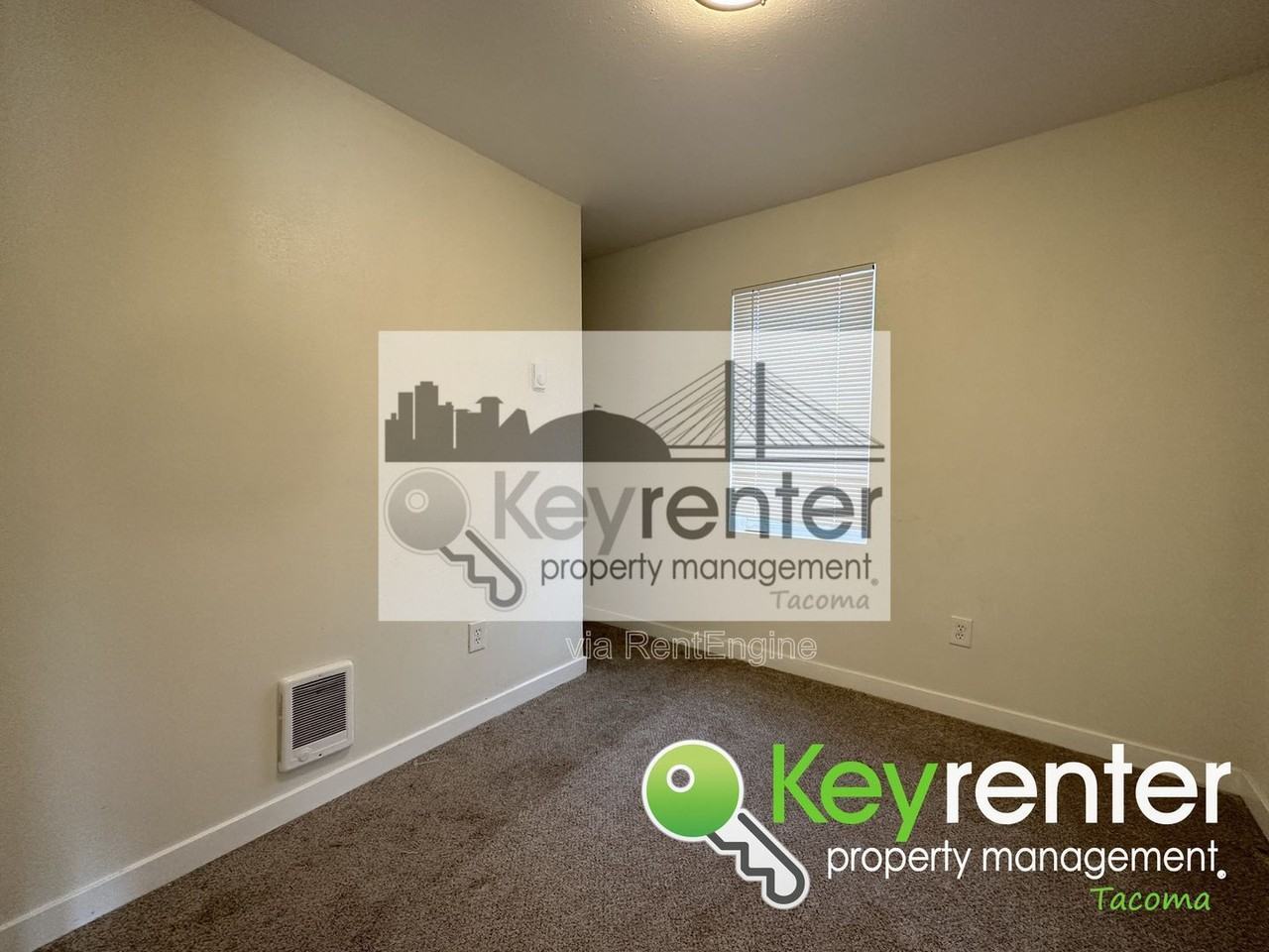 1435 E 32nd St - Photo 6 of 15