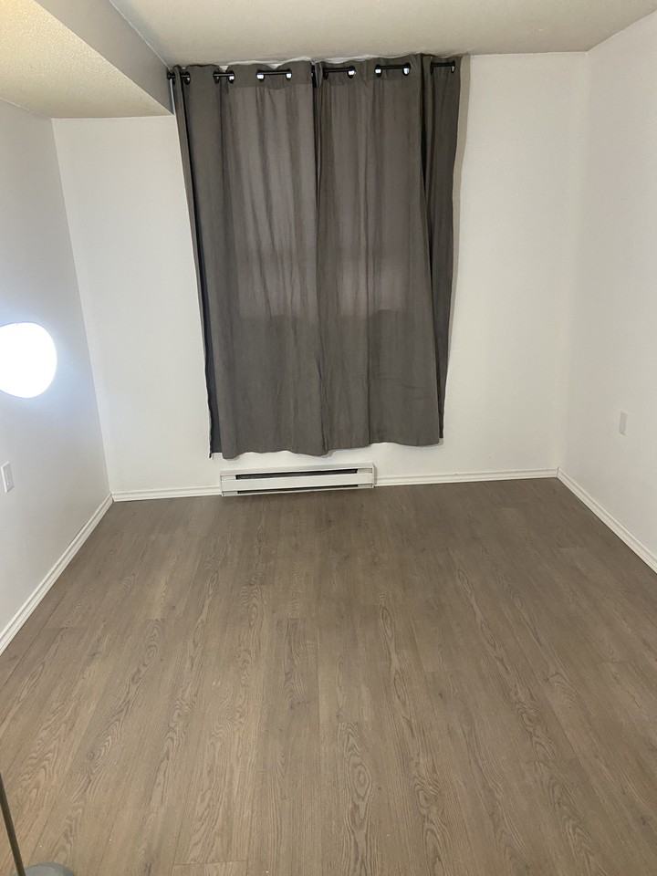 475 Laurier Avenue West #503 - Photo 5 of 7