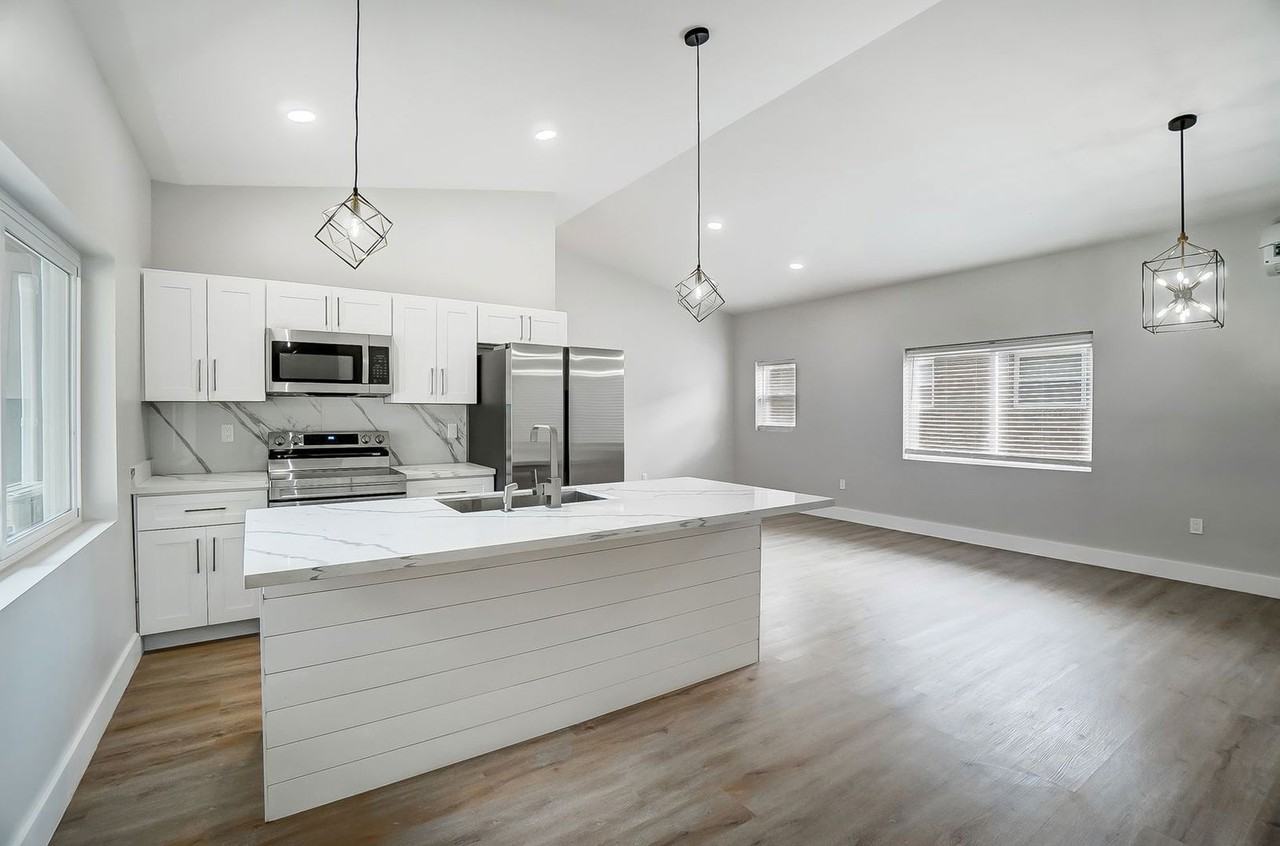 3719 Kirkup Ave - Photo 2 of 50