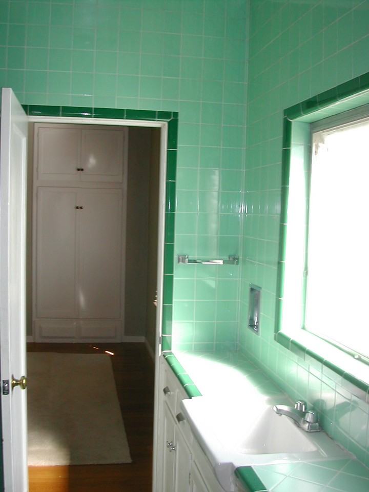 1251 33rd St #1 - Photo 3 of 10