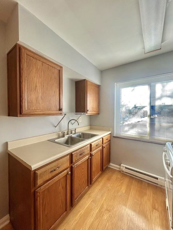 3310 Stanhope Ave #4 - Photo 6 of 11