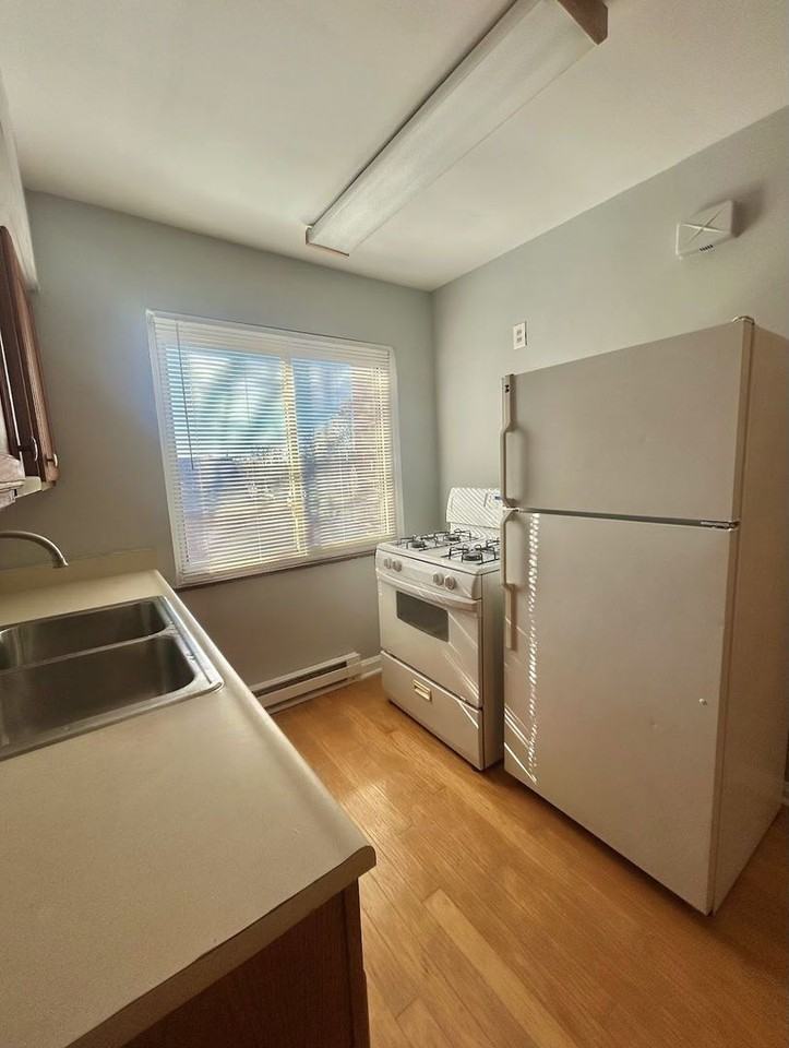 3310 Stanhope Ave #4 - Photo 7 of 11