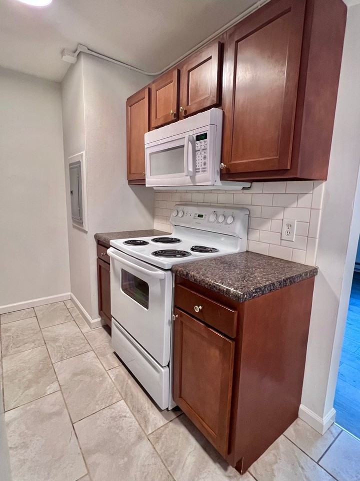 22 Washington Ave #12 - Photo 3 of 12