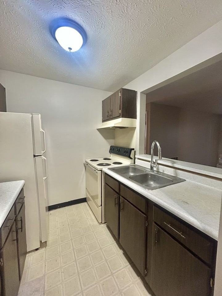 1572 Glen Parker Ave #2 - Photo 7 of 12