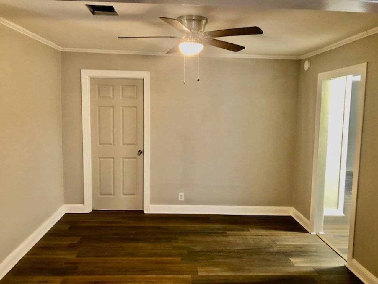 837 Modica St - Photo 6 of 21