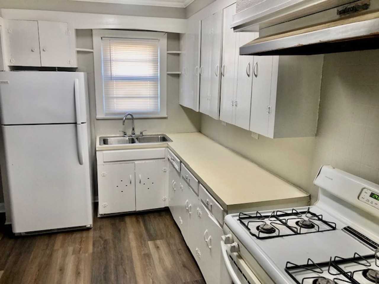 837 Modica St - Photo 7 of 21