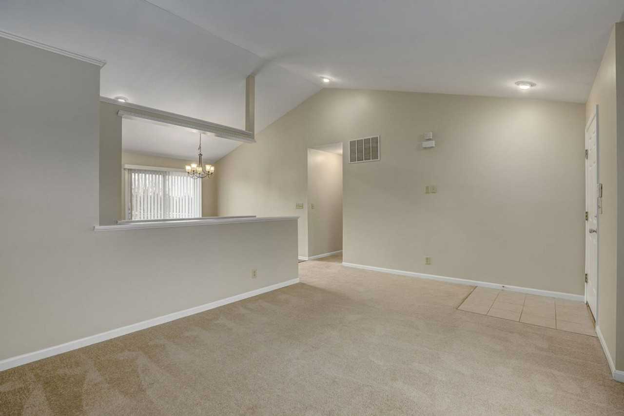 10649 Kelsey Dr - Photo 4 of 17