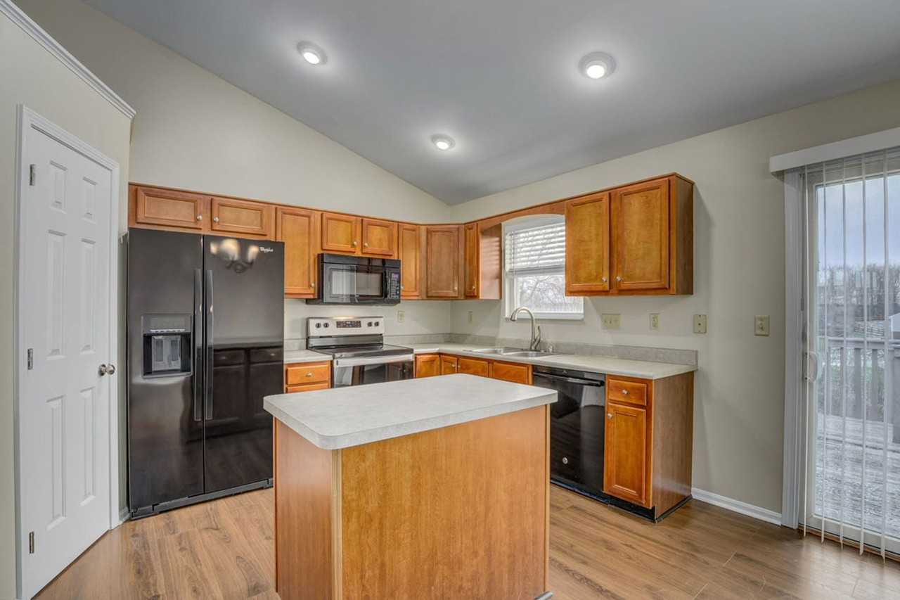 10649 Kelsey Dr - Photo 6 of 17