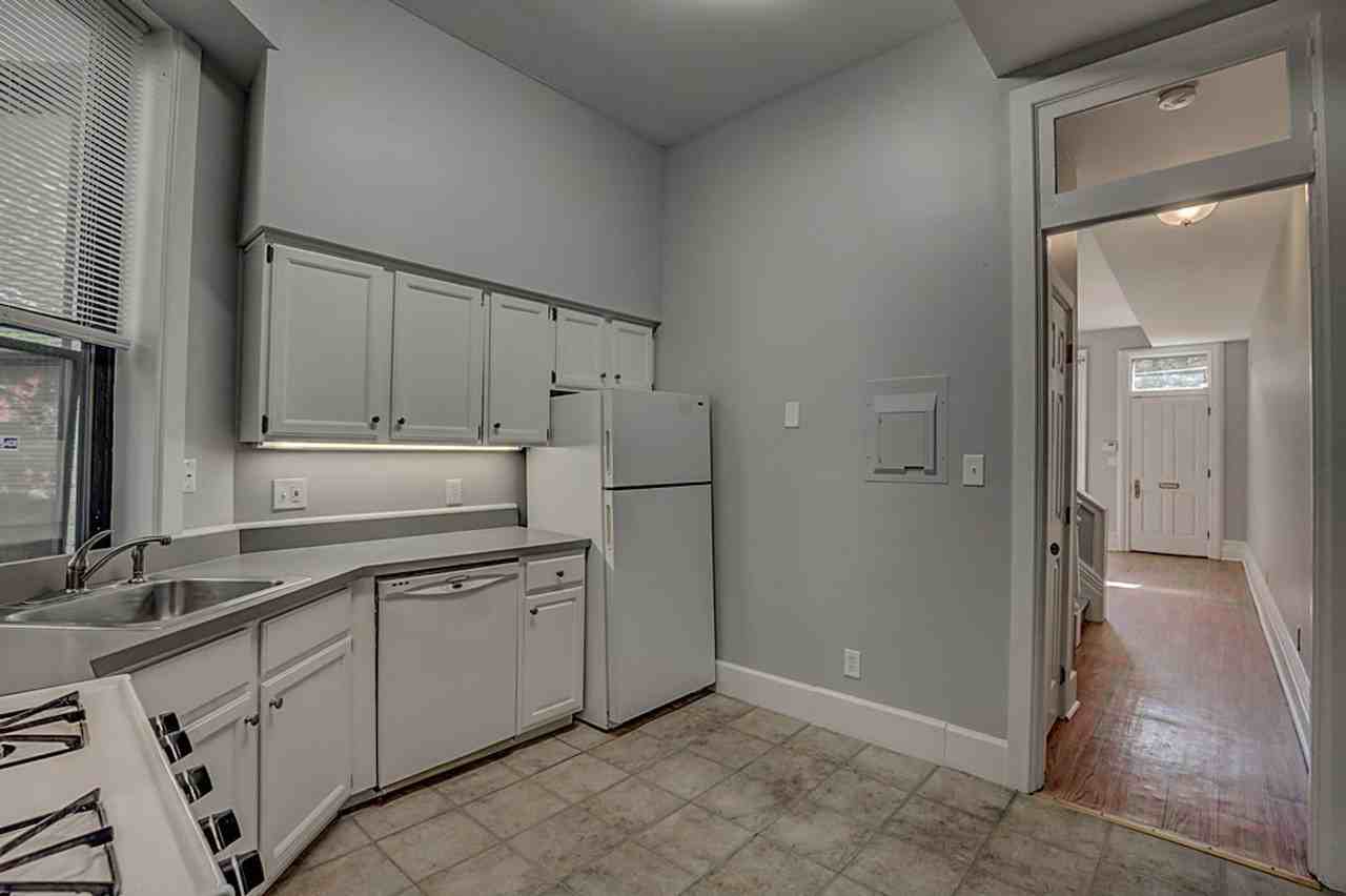 420 Chestnut St - Photo 6 of 21