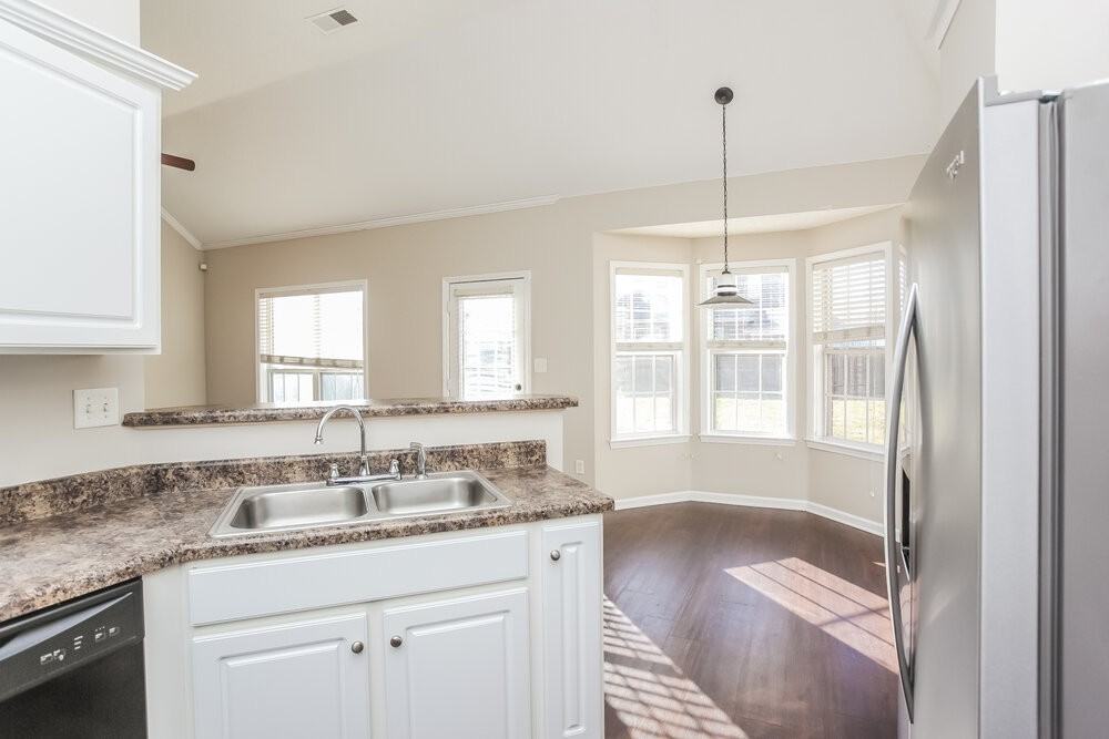 8249 White Wing Ln - Photo 5 of 16