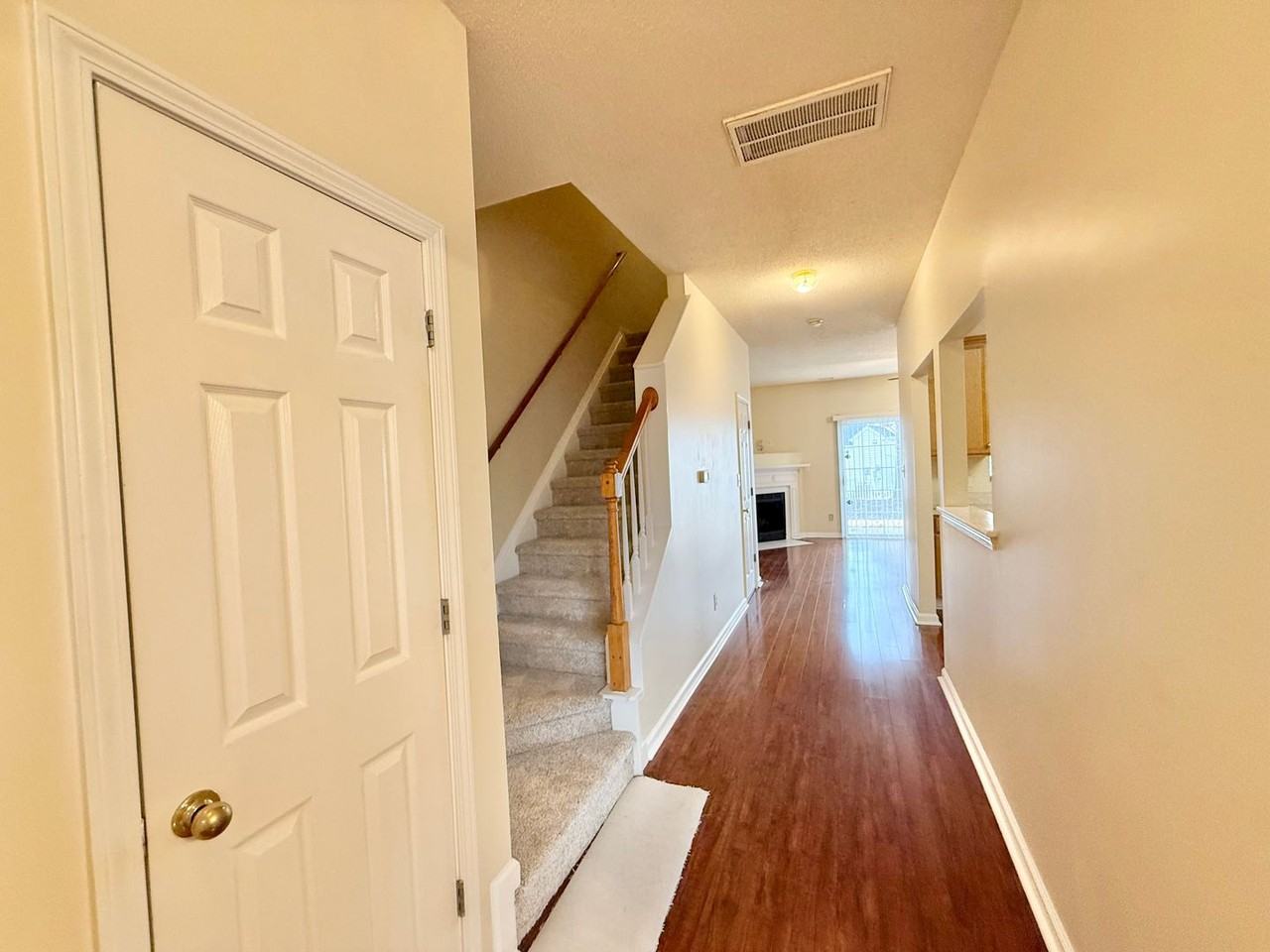 8002 Neches Ln - Photo 3 of 21