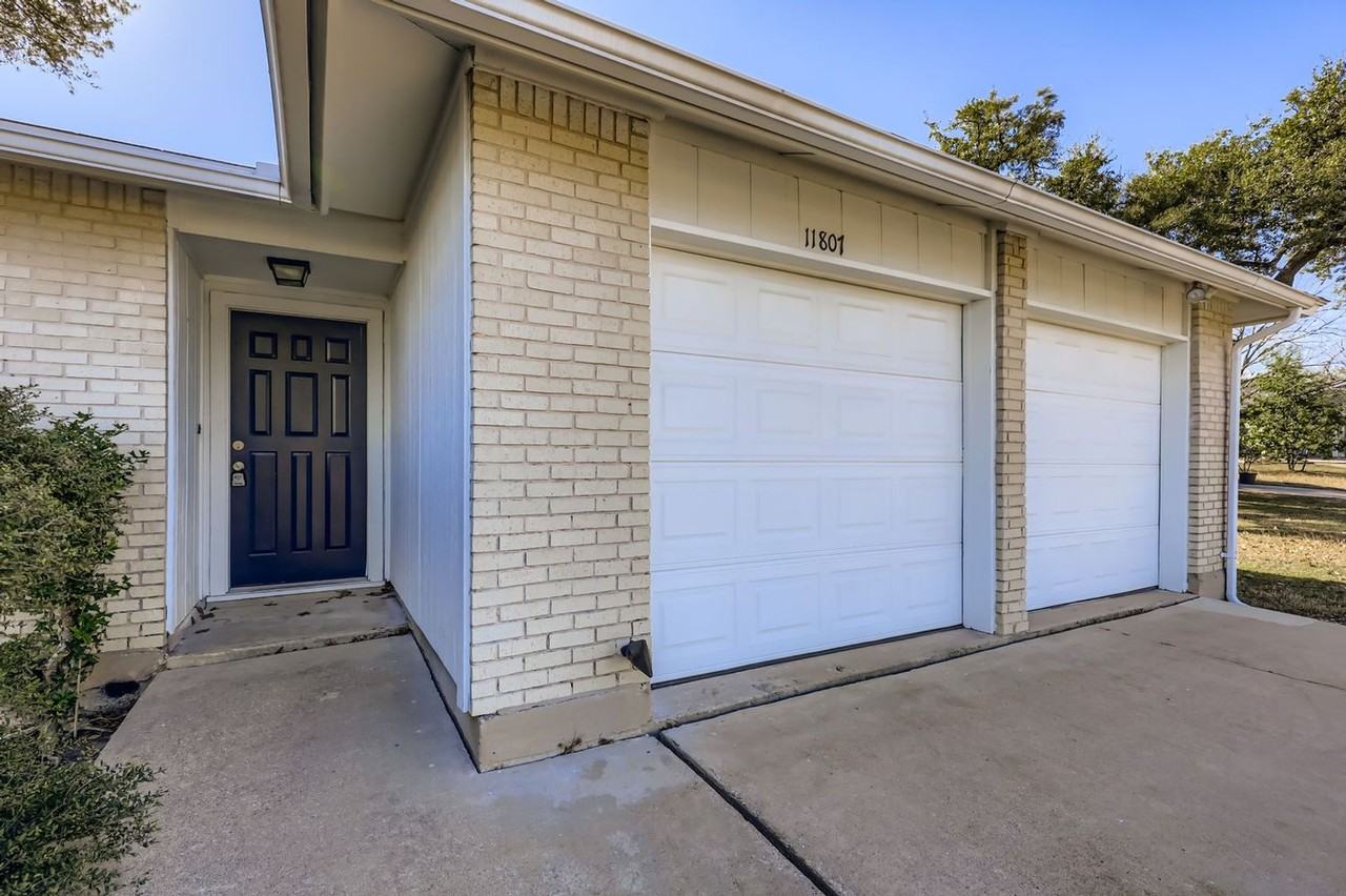 11807 Acorn Creek Trl - Photo 2 of 26