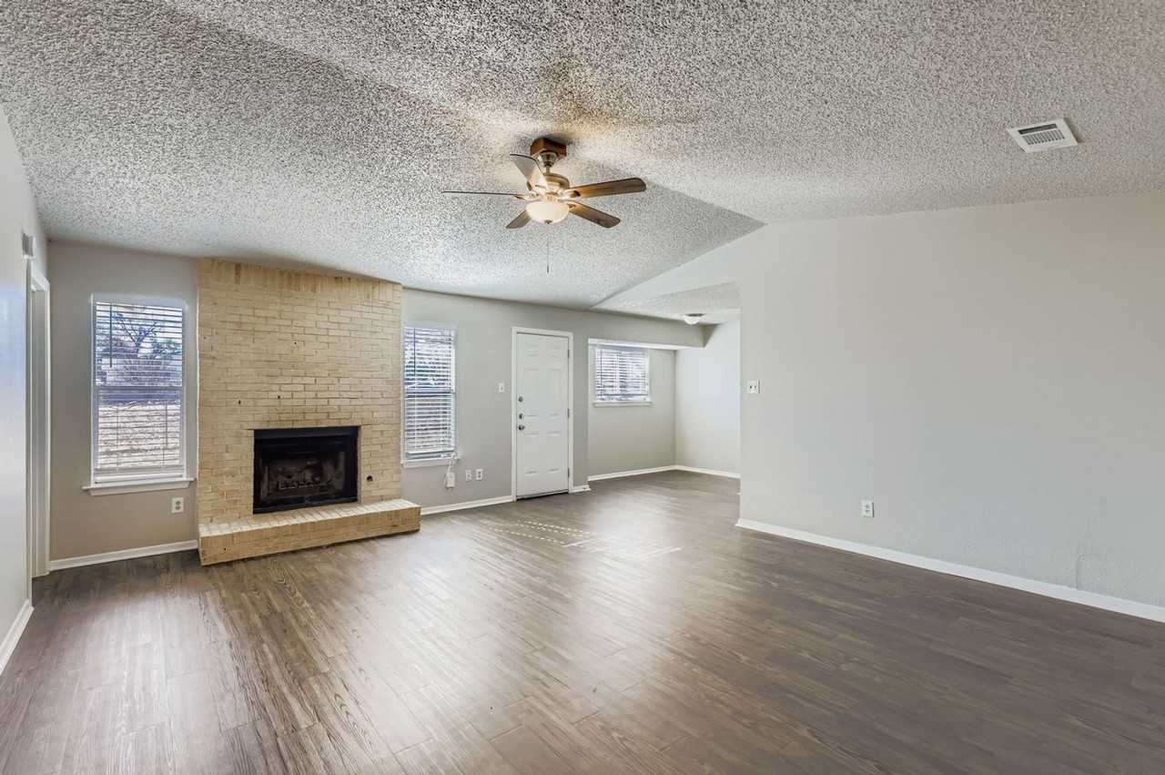 11807 Acorn Creek Trl - Photo 3 of 26