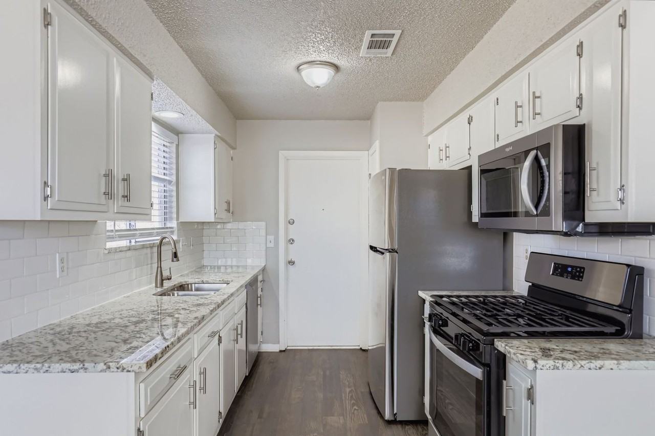 11807 Acorn Creek Trl - Photo 5 of 26