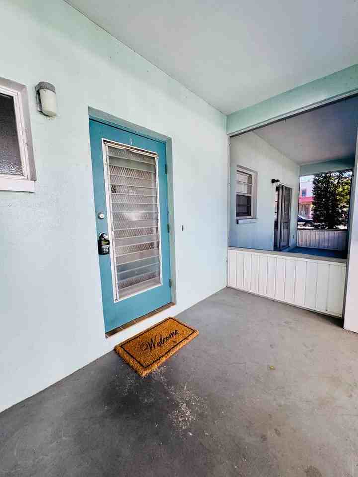 Parklane - 725 2nd Street N - Photo 2 of 18