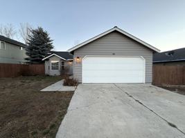 featured image of 3042 Sw Quartz Ave