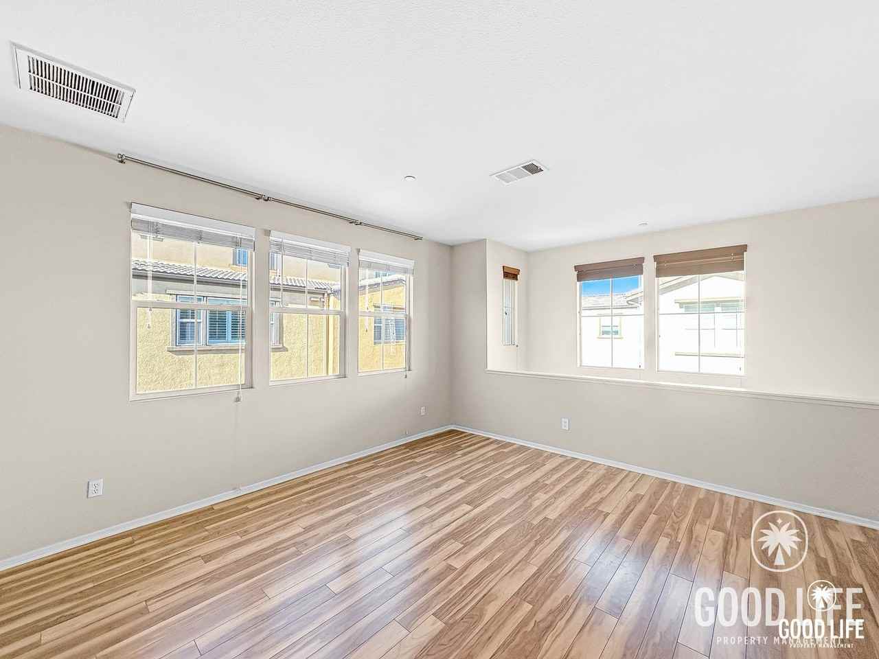 1801 Montilla St - Photo 3 of 25