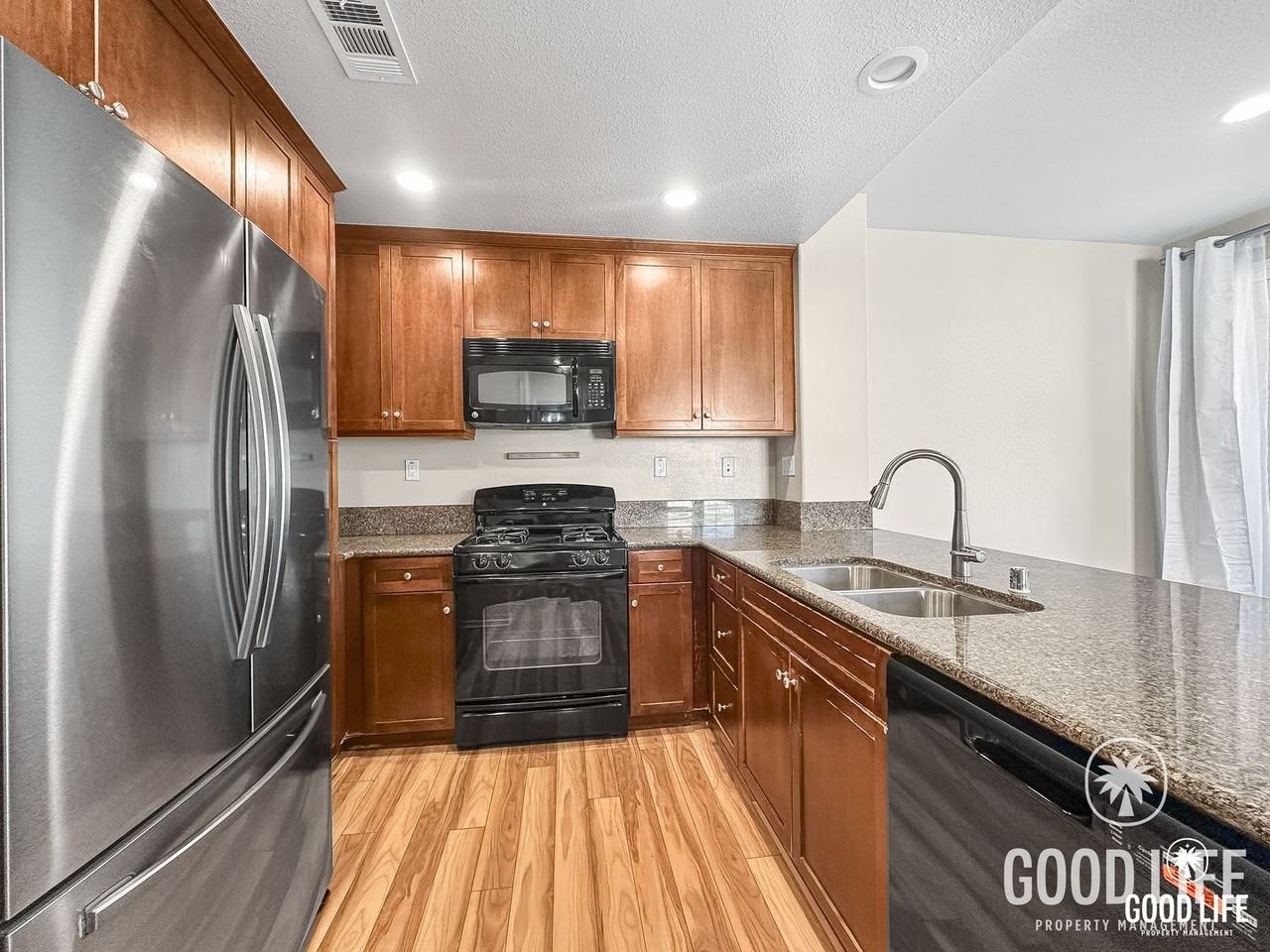 1801 Montilla St - Photo 6 of 25