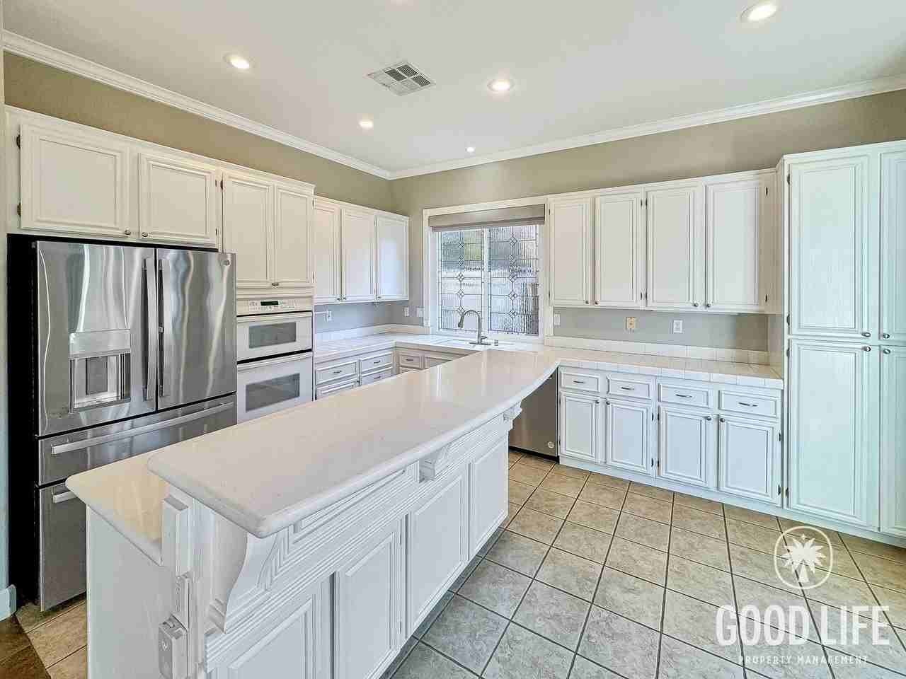 12203 Libelle Ct - Photo 3 of 33