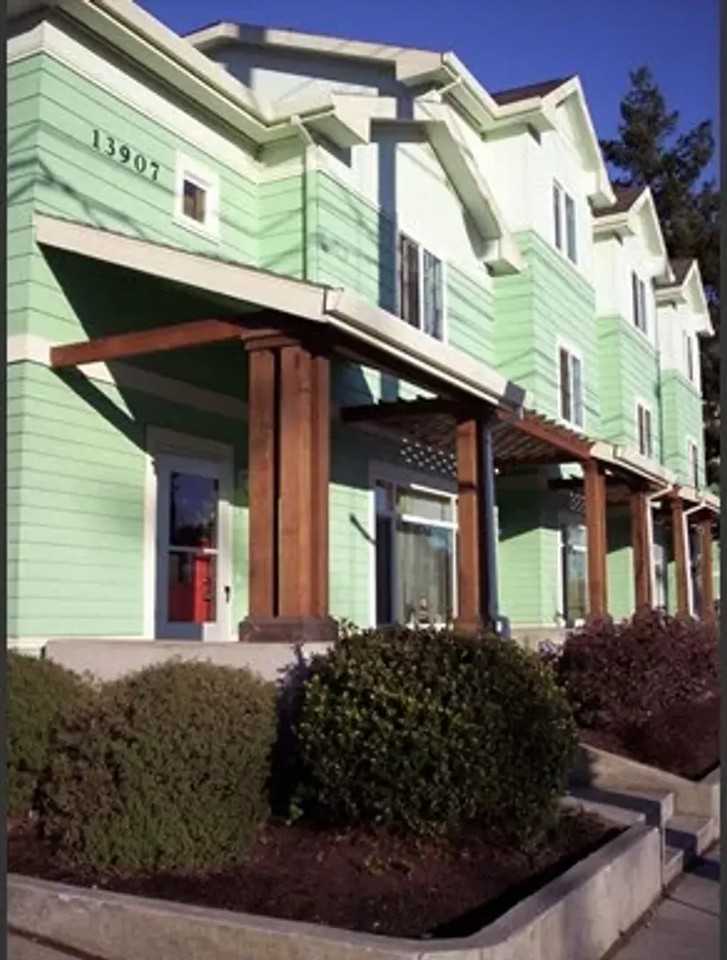 13907 Se Division St - Photo 2 of 2