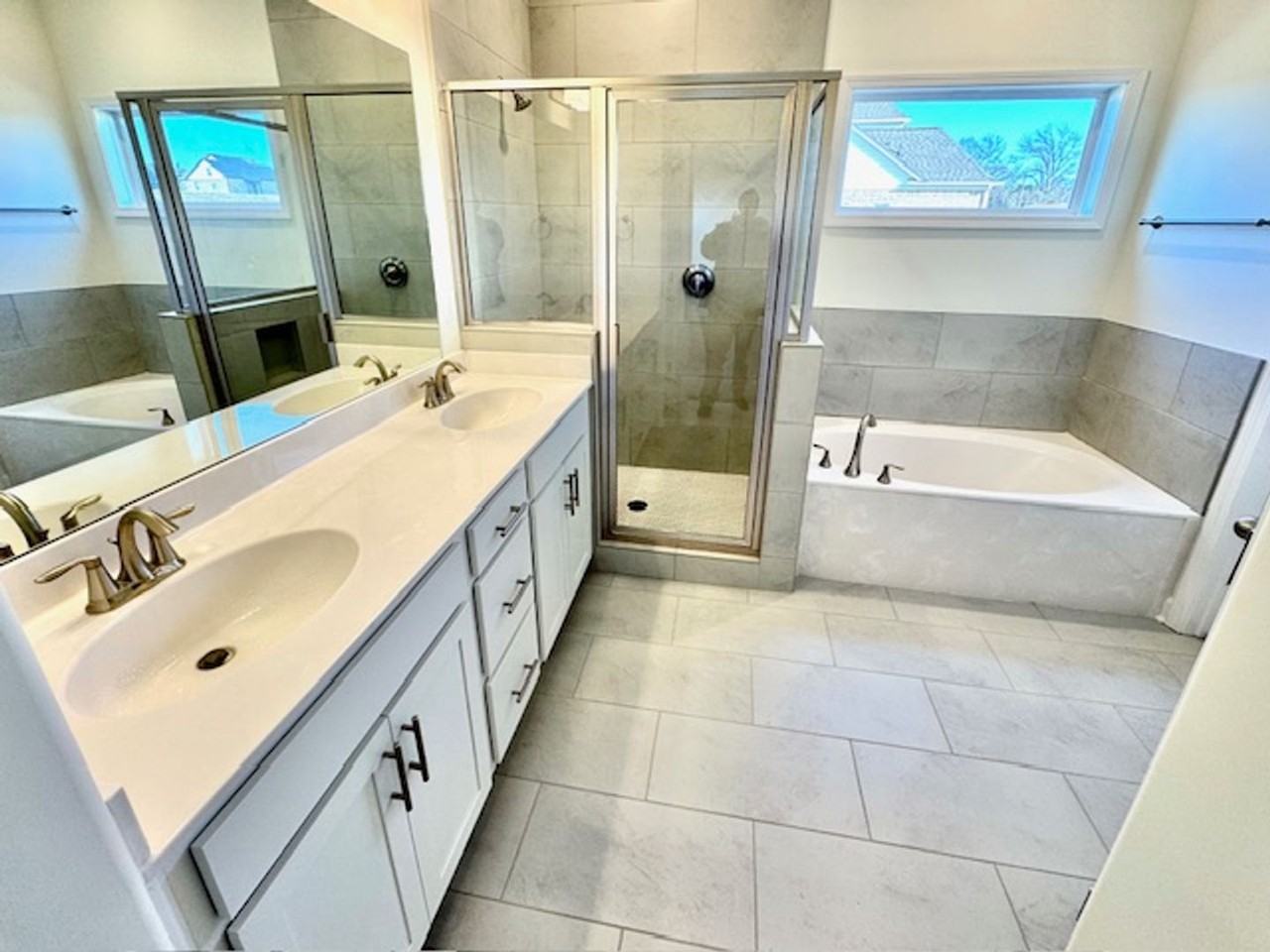 70 Hughetta St N - Photo 6 of 10