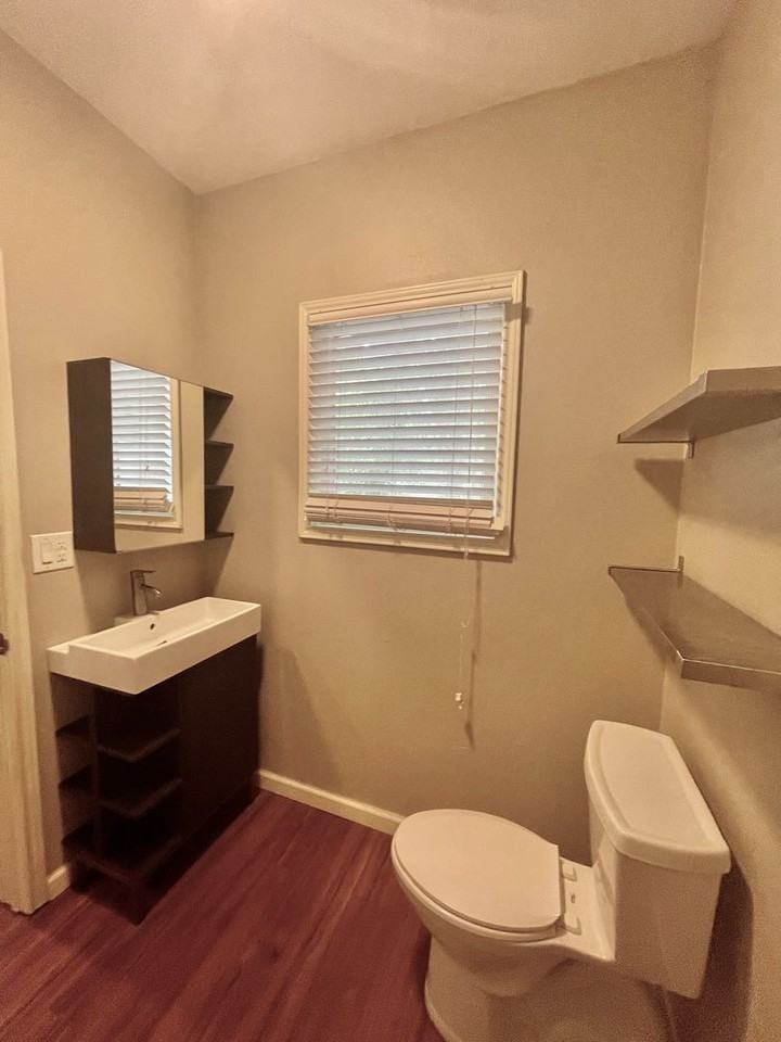 333 W Hutchison St - Photo 5 of 9