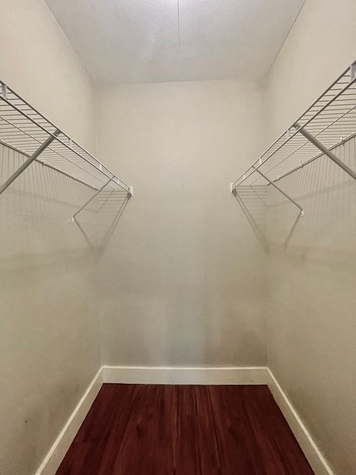 333 W Hutchison St - Photo 6 of 9