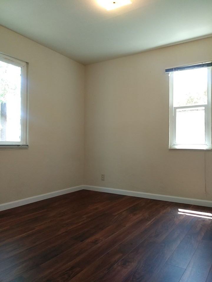 951 S 3rd St #1 - Photo 6 of 26