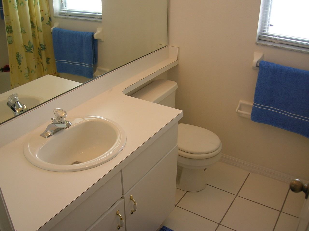 1061 Ballyshannon Pkwy - Photo 4 of 11