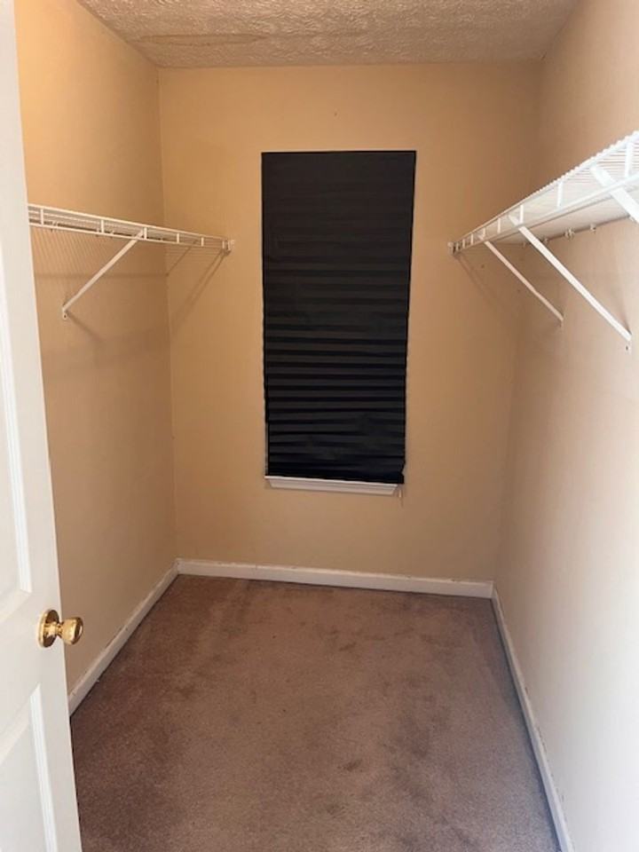 703 Patriots Point St - Photo 4 of 10