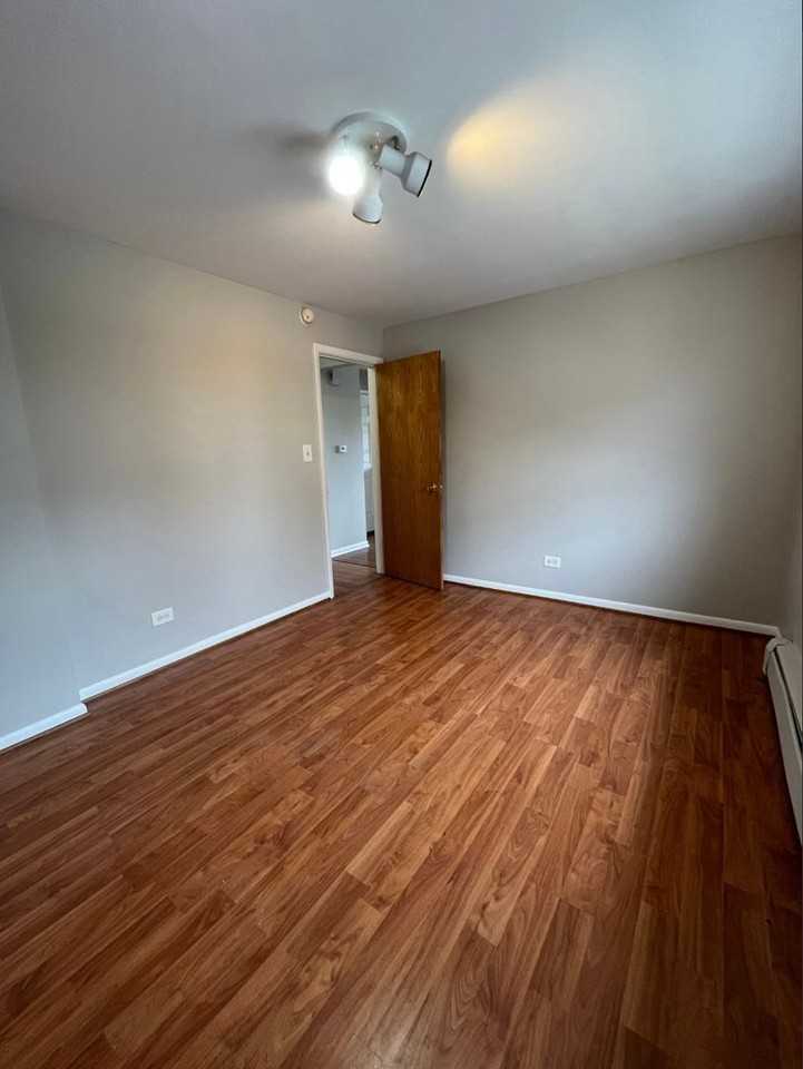 2951 Thatcher Ave - Photo 6 of 17