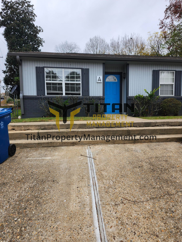 700 Park Dr #A - Photo 2 of 21