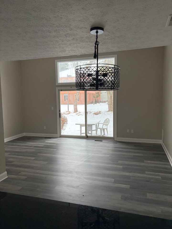 2790 Sand Run Pkwy - Photo 7 of 9