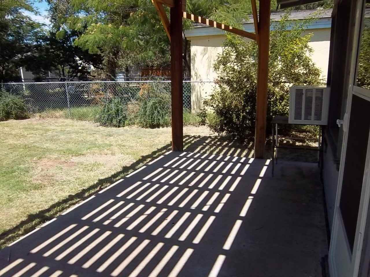 924 S Milam St - Photo 4 of 4