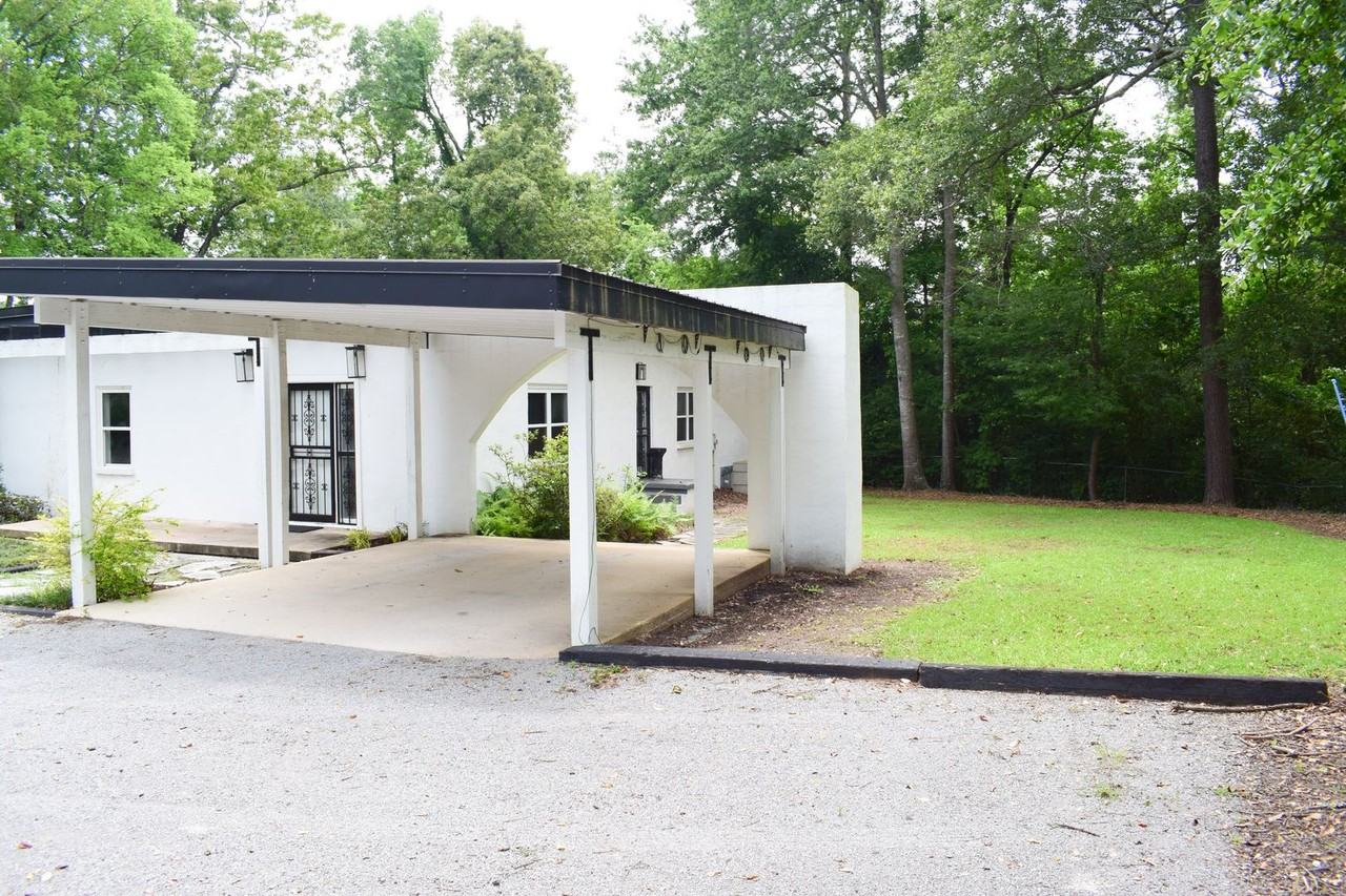 1610 27th Ave E - Photo 2 of 24