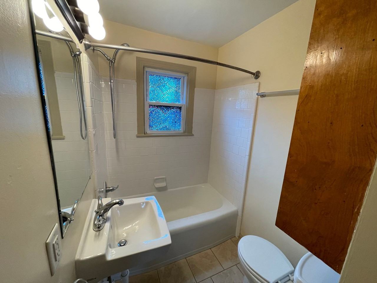 1009 Saint Charles Ave - Photo 4 of 11