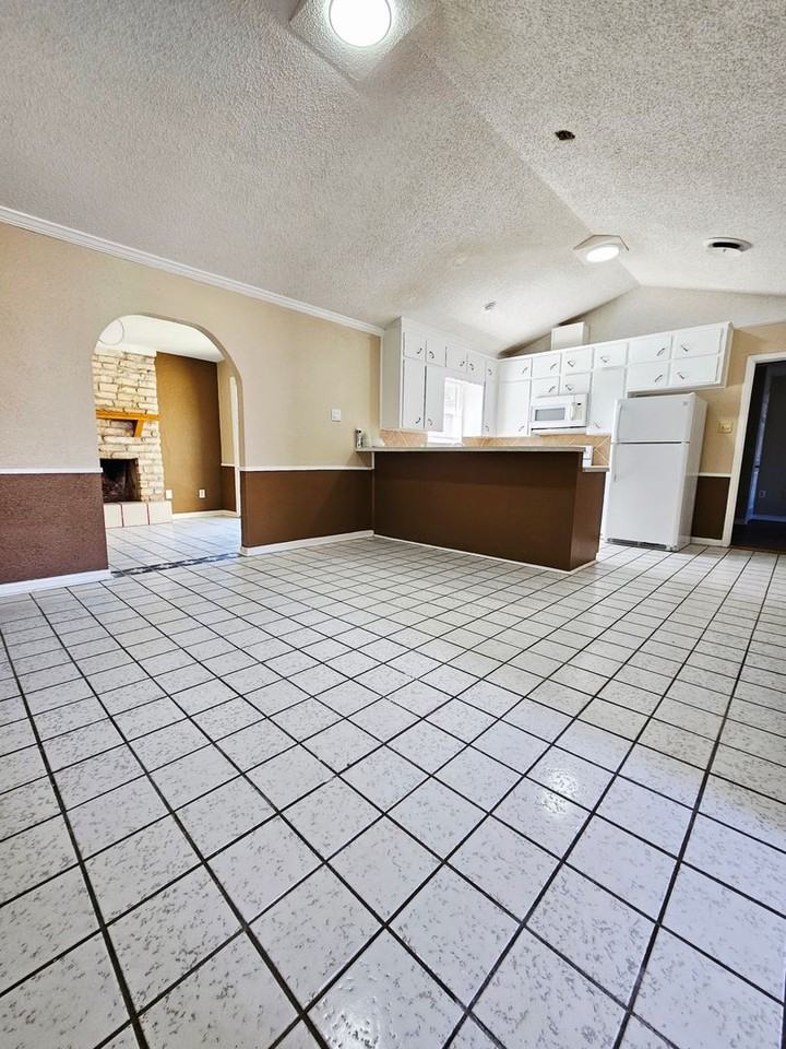 1508 Kimberly Ln - Photo 3 of 23