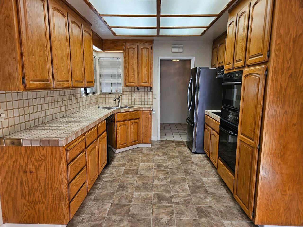 1014 Twin Brook Dr - Photo 6 of 30