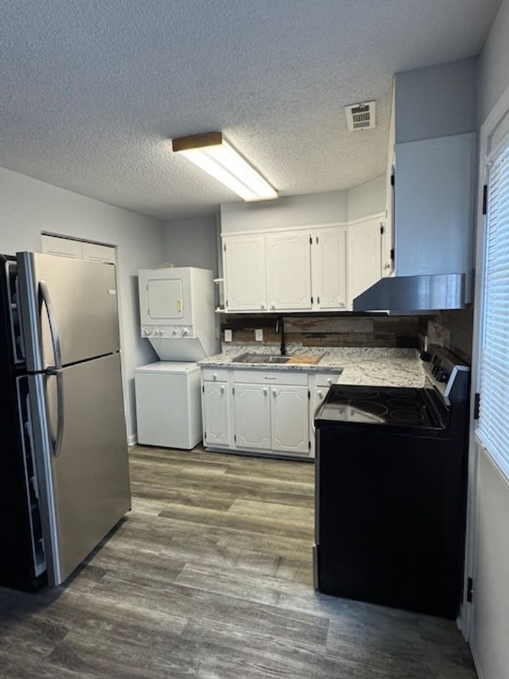 610 Park Ave #16 - Photo 3 of 21