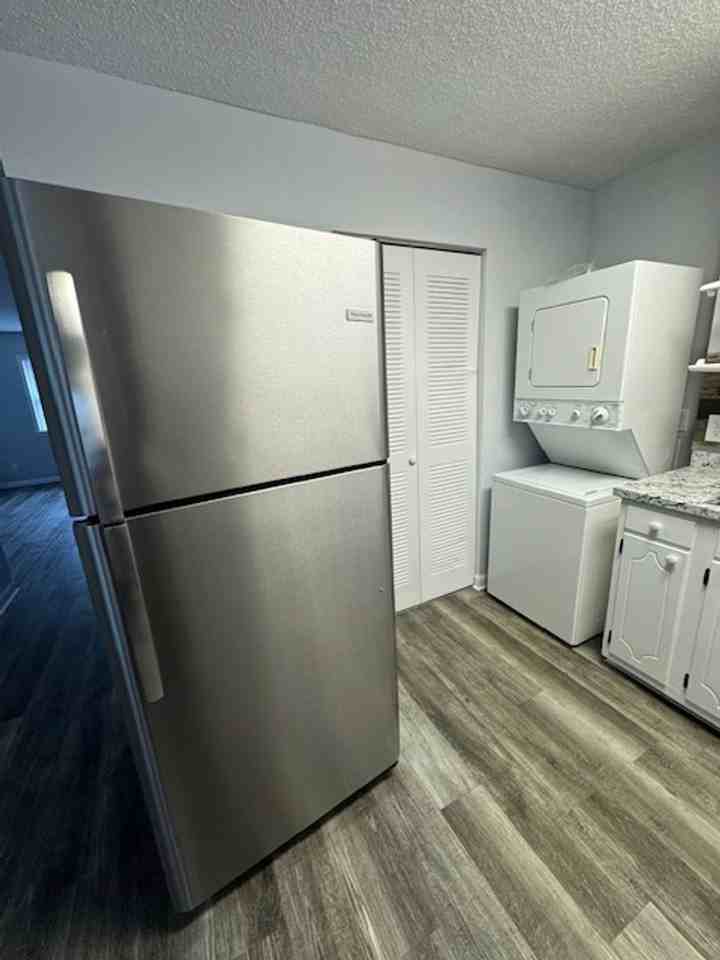 610 Park Ave #16 - Photo 4 of 21